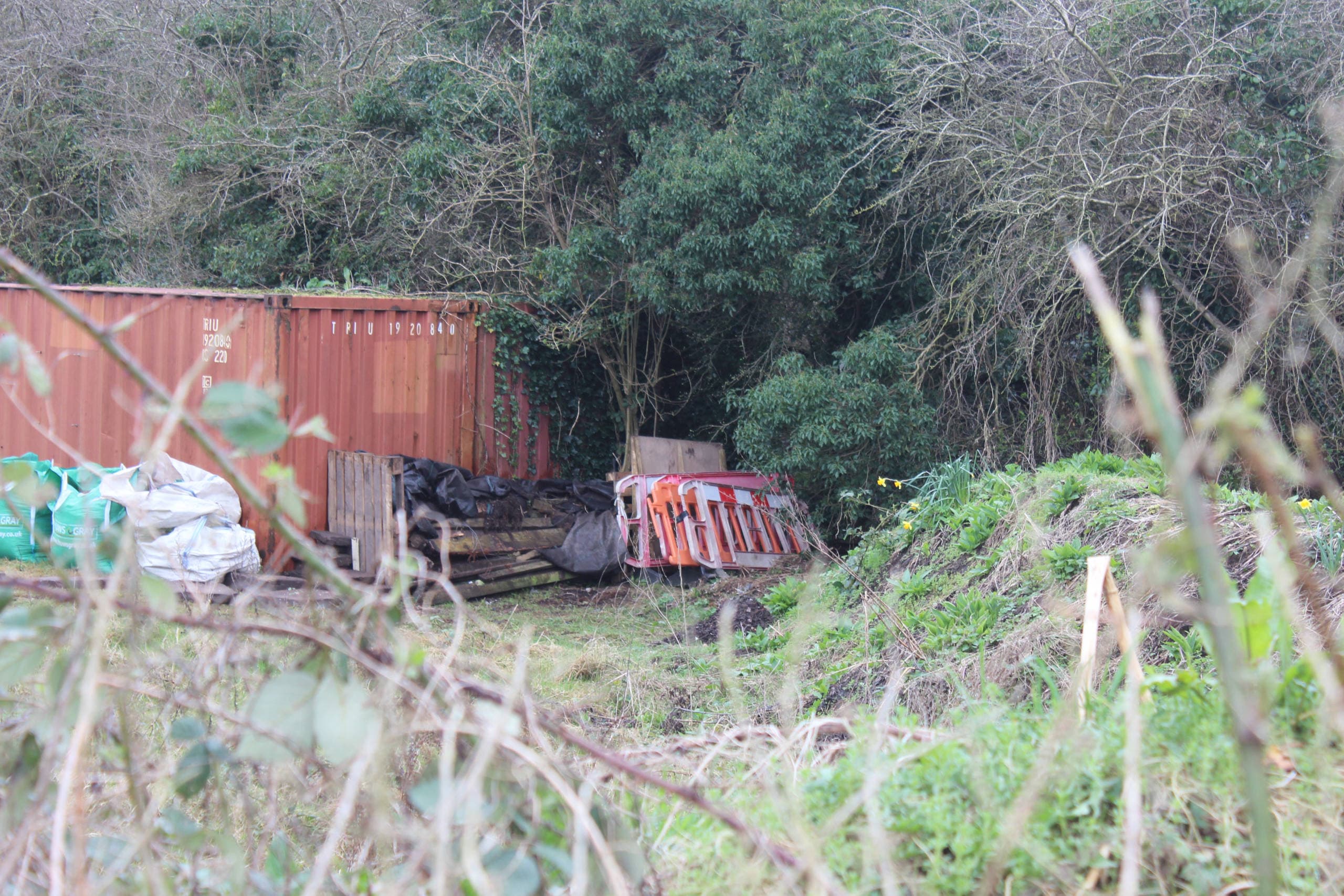 Man & Van vs Skip Hire on the Isle of Wight: Which Is Right for You?